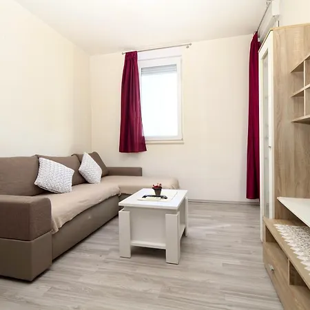 Cute Place Apartamento Makarska